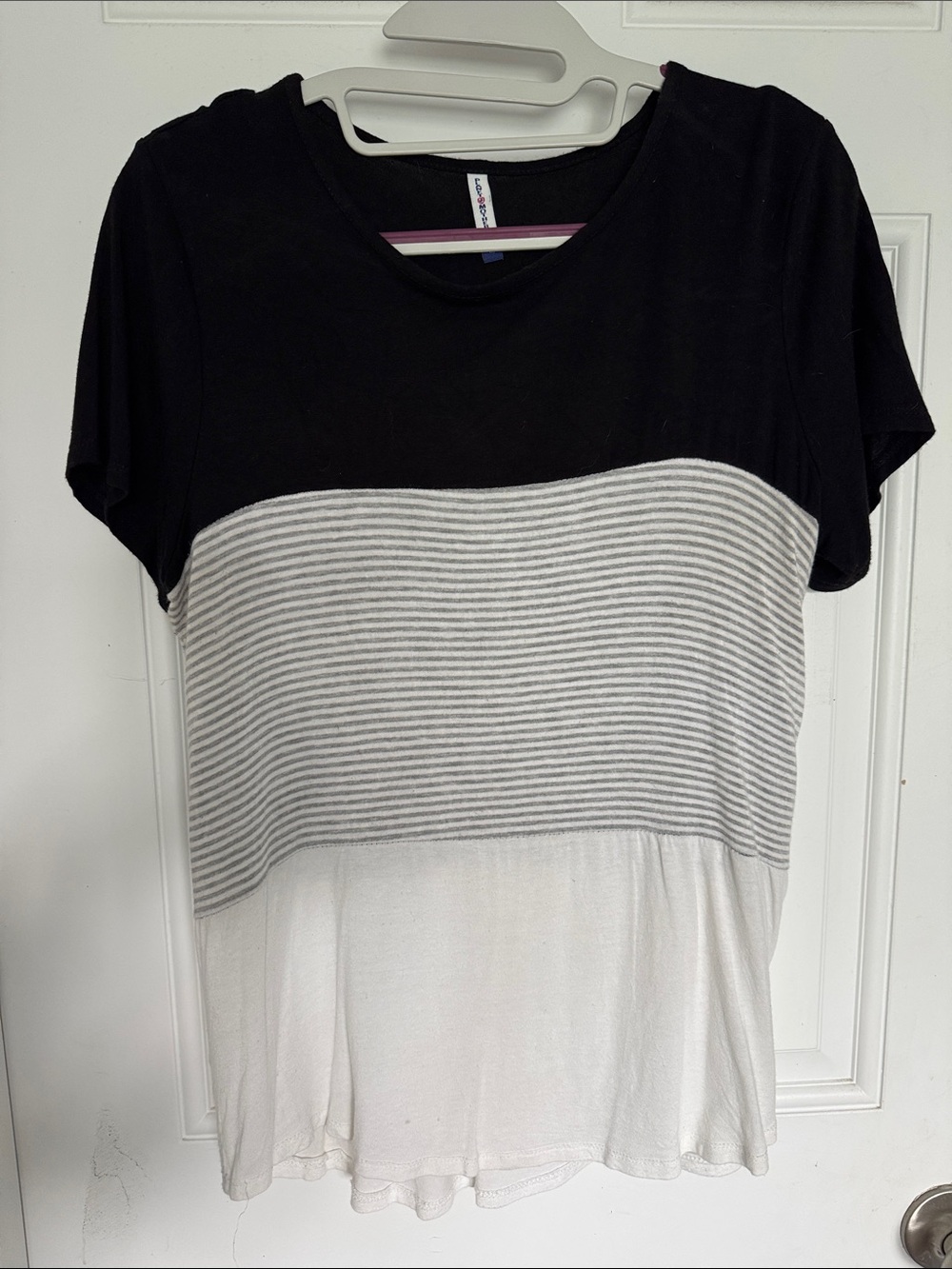 Planet Motherhood Black, Gray and White Colorblock Short Sleeve Top